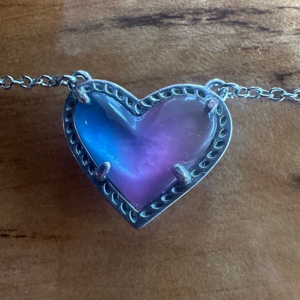 Kendra Scott Ari Heart Pendant Necklace Rainbow Iridescent Stone Silver Tone - Picture 5 of 12